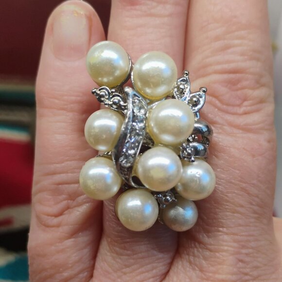 Vtg Cocktail Ring w/Faux Pearls & Rhinestones Silver Tone Adjustable Bypass - Picture 2 of 4